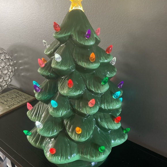 Stunning Ceramic Christmas Tree - Picture 6 of 8